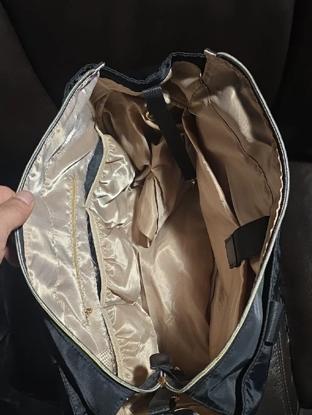 Men's Black Duffel Bag with Gold Accents - Lightweight Travel Companion